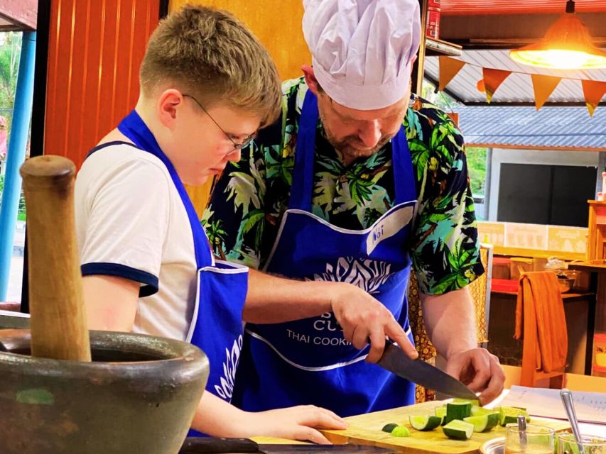 Ko Lanta: Thai Cooking Class with Market Tour and Dinner - What the evening cooking class adds