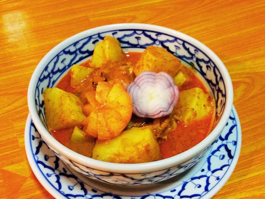 Ko Lanta: Thai Cooking Class with Market Tour and Dinner - Why homemade curry paste matters