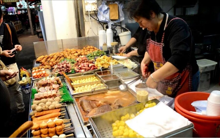 Kowloon: Private Night Markets & Street Food Experience - Who should book this Kowloon evening?