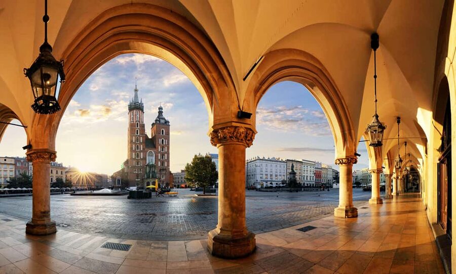 Krakow: The Underground Market Museum Guided Tour - Entering Krakow’s past beneath Main Market Square