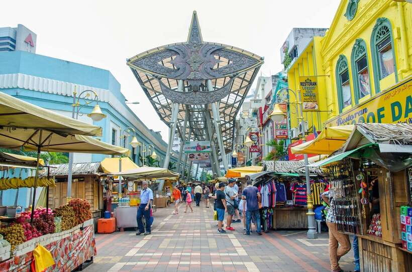 Kuala Lumpur: 4-Hour Authentic Local Markets & Event Tour - Masjid Jamek and Ramadan Customs