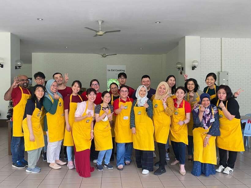 Kuala Lumpur: Malaysian Cooking Class with Market Tour - Cooking a three-course Malaysian lunch