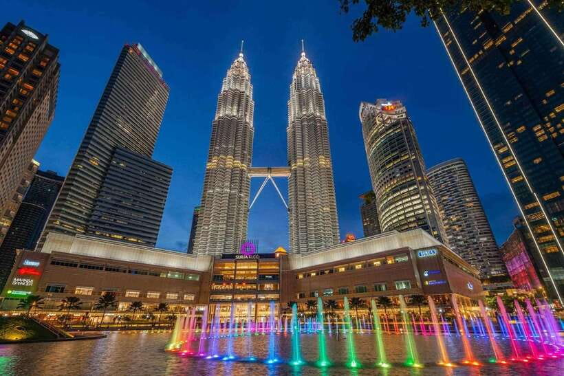 Kuala Lumpur: Sightseeing, Markets, and Food Night Tour - Sri Maha Mariamman Temple shows Kuala Lumpur’s Hindu roots