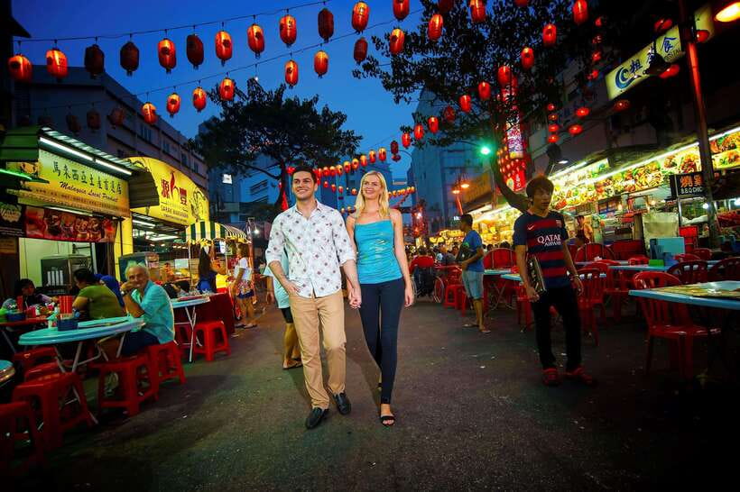 Kuala Lumpur: Sightseeing, Markets, and Food Night Tour - Central Market starts the night with local crafts