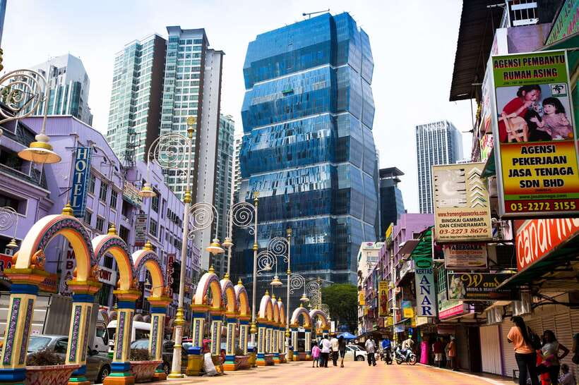 Kuala Lumpur: Street Market Exploration & Shopping Tour - Central Market, a 1937 landmark with craft stalls