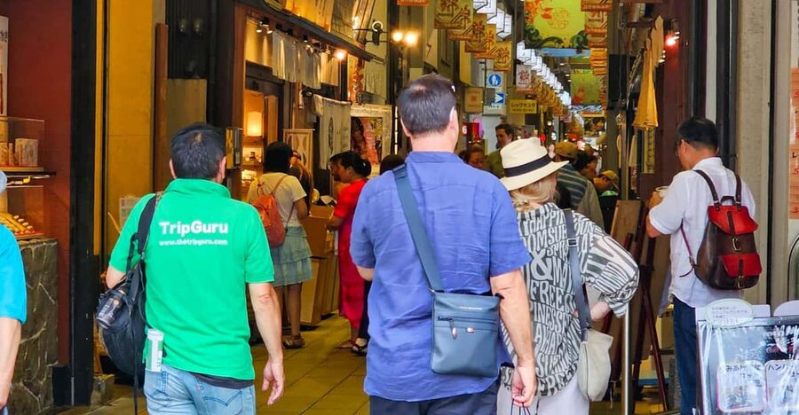 Kyoto: Nishiki Market and Depachika Food Tour with a Local - Walking through Nishiki Market