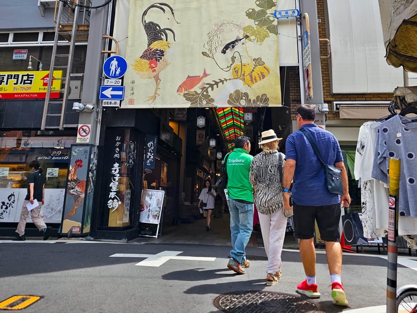 Kyoto: Nishiki Market and Depachika Food Tour with a Local - A quiet pause at Nishiki Tenmangu Shrine