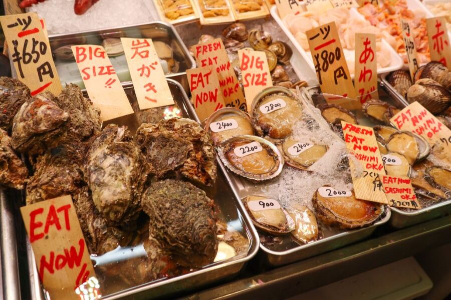 Kyoto: Nishiki Market Brunch Walking Tour-7 Tastings+Brunch - What the guides add beyond the food