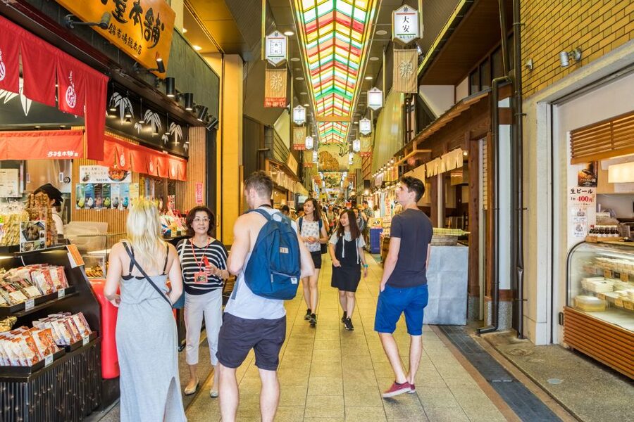 Kyoto: Nishiki Market Food Tour - Small group size changes the experience