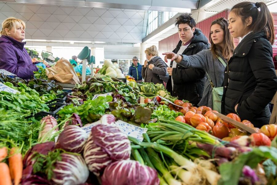 La Spezia: Market Visit and Seafood Cooking Class with Lunch - Timing, Meeting Point, and What to Wear