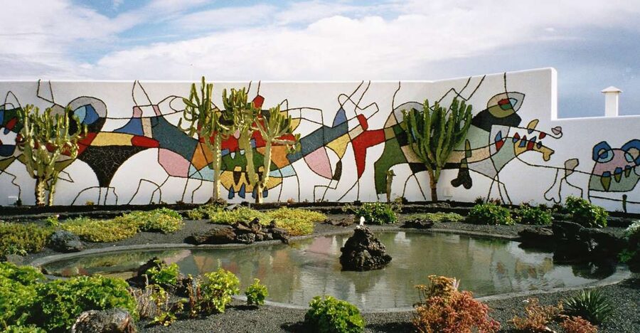Lanzarote: César Manrique Foundation and Teguise Market - Why this half-day tour works well in Lanzarote