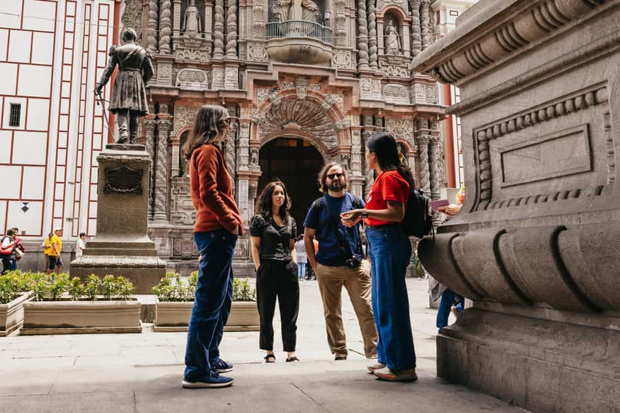 Lima: Historic Center Street Food, Market, and Eateries Tour - Chilcanos in an old Lima casona