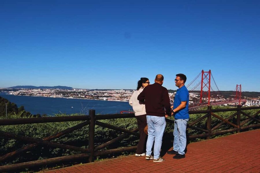 Lisbon: Setúbal Market and Wine tour with Cooking class - Livramento Market: oysters, produce and a working food culture