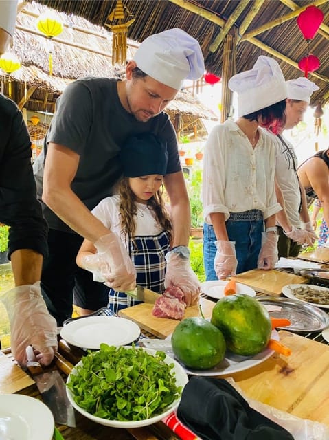Local market, Basket boat, crab fishing & cooking class - Who will enjoy this experience most?
