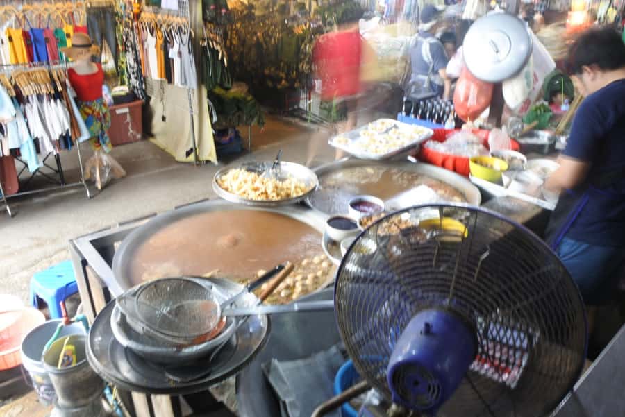 Local Weekend Markets: Khlong Lat Mayom & Chatuchak Tour - Is $99 good value?