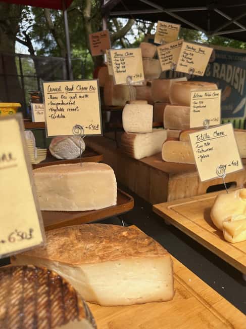 London: Authentic London Sunday Markets Walking Tour - Brick Lane: vintage stalls and thrift hunting