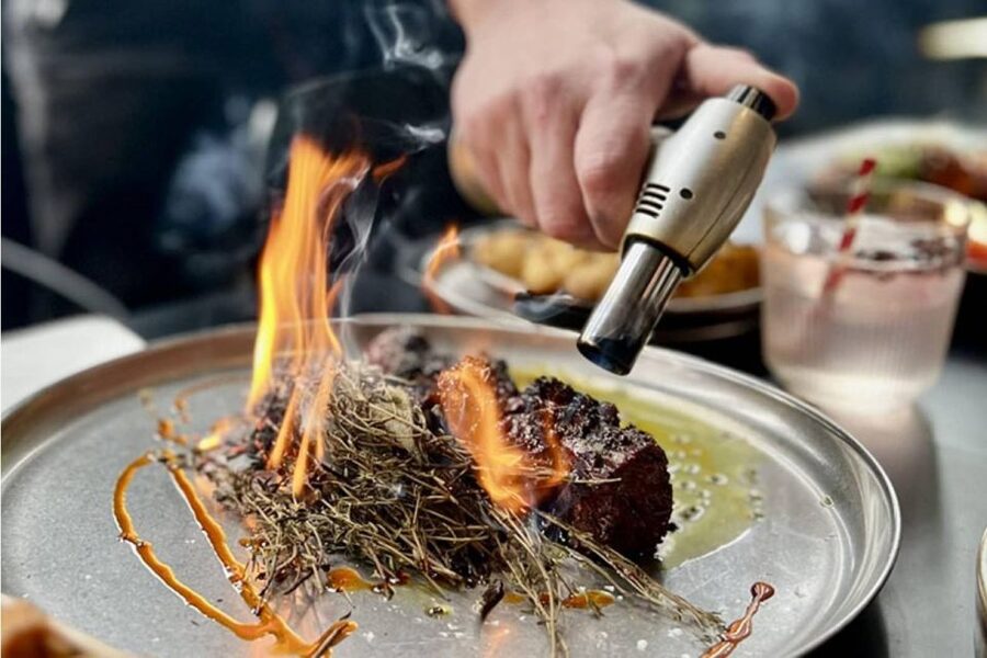 London: Camden Market Food Tour with 7 Street Food Tastings - What the guides add to the walk