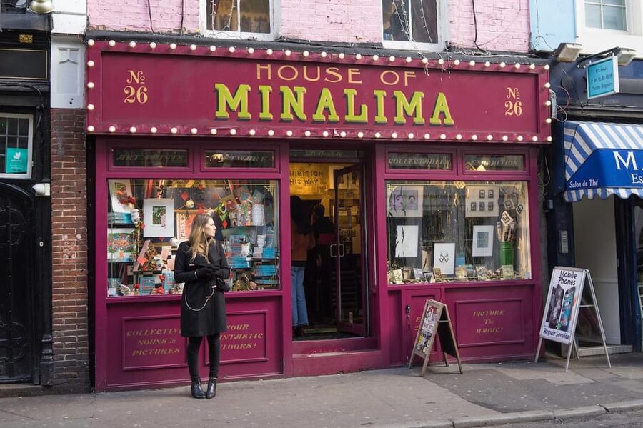 London: Notting Hill, Highlights & Markets Private Tour - Taking the Underground to Notting Hill
