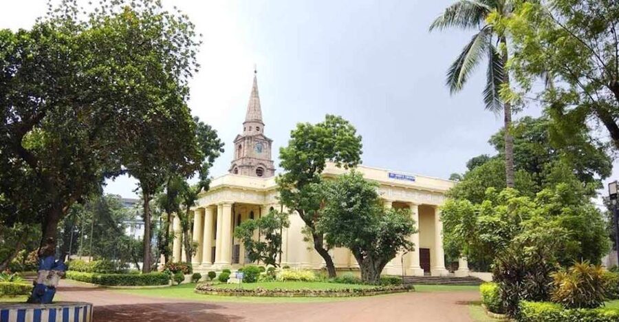 London of Orient Heritage Walking Tour With Flower Market - Starting at Writer’s Building, where Calcutta’s colonial story begins