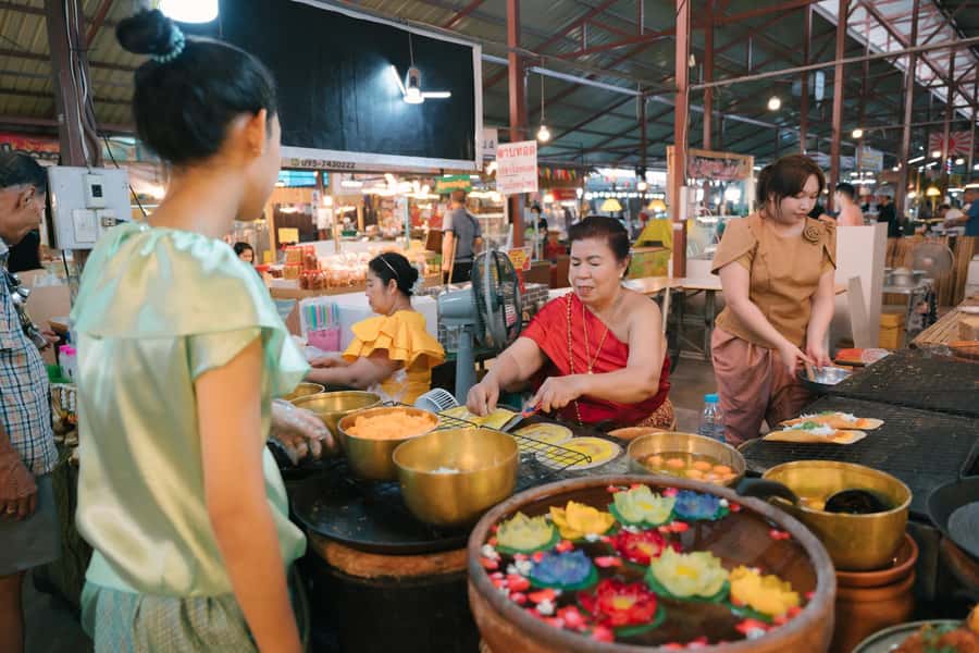 Longtail Boat Adventure to the Local Weekend Floating Market - Key points to know before booking