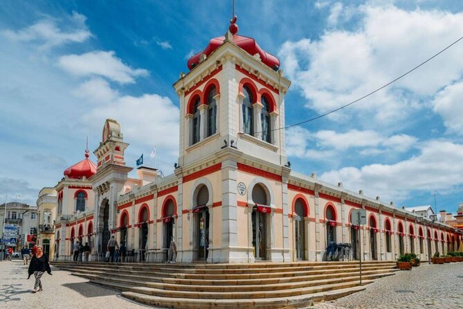 Loulé Market and Town Half-Day Bus Round Trip from Albufeira - What this half-day trip really offers