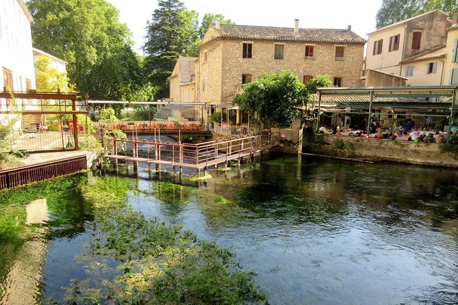 Luberon Market & Villages Day Trip from Aix-en-Provence - Apt is the lively Saturday option