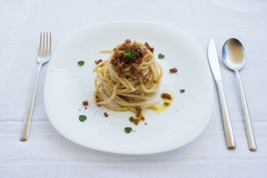 Lucca: Market and Cooking Class at a Local's Home - Should you book the Lucca market and cooking class?