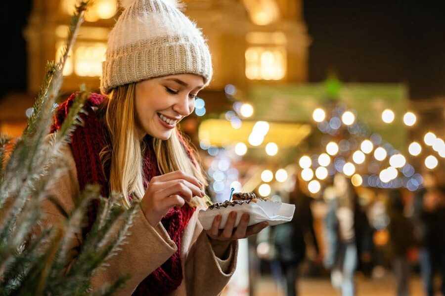 Luxembourg: Christmas Market Food Tour with Tastings - Meeting at Place de Paris and getting started
