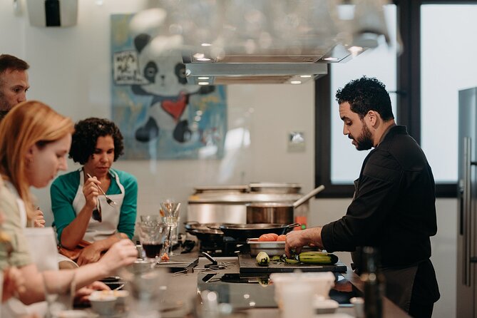 Madrid Tapas & Paella Cooking Experience with Local Market Visit - How personal is the instruction?