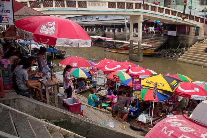 Maeklong & Damnoen Saduak Markets: Railway & Floating Market Tour - Small practical tips for a smoother day