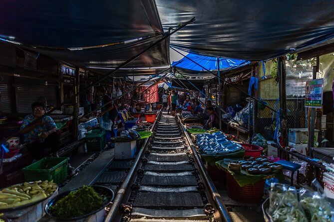 Maeklong Railway, Sugar Palm Factory & Floating Market - Is $62 good value?