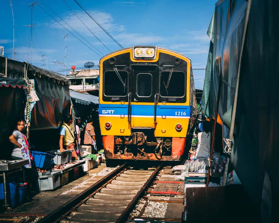 Mahachai & Maeklong Railway Market Day Tour From Bangkok - Leaving Bangkok for Wong Wiang Yai Station