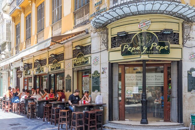 Malaga Market Food Tour: Tapas, Drinks, and Local Flavors - Who should book this Málaga food walk?