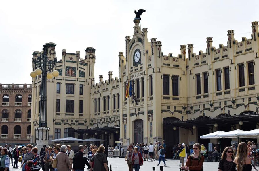 Malaga: Taste Andalusian Flavours & Local Market Delights - Atarazanas Market and the city’s food pantry