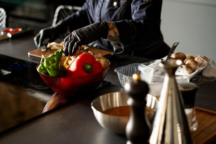 Malaga: The Ultimate Tapas Workshop with Market Visit - Why the interactive format matters
