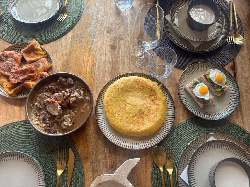 Malaga: The Ultimate Tapas Workshop with Market Visit - From tapear culture to the cooking bench