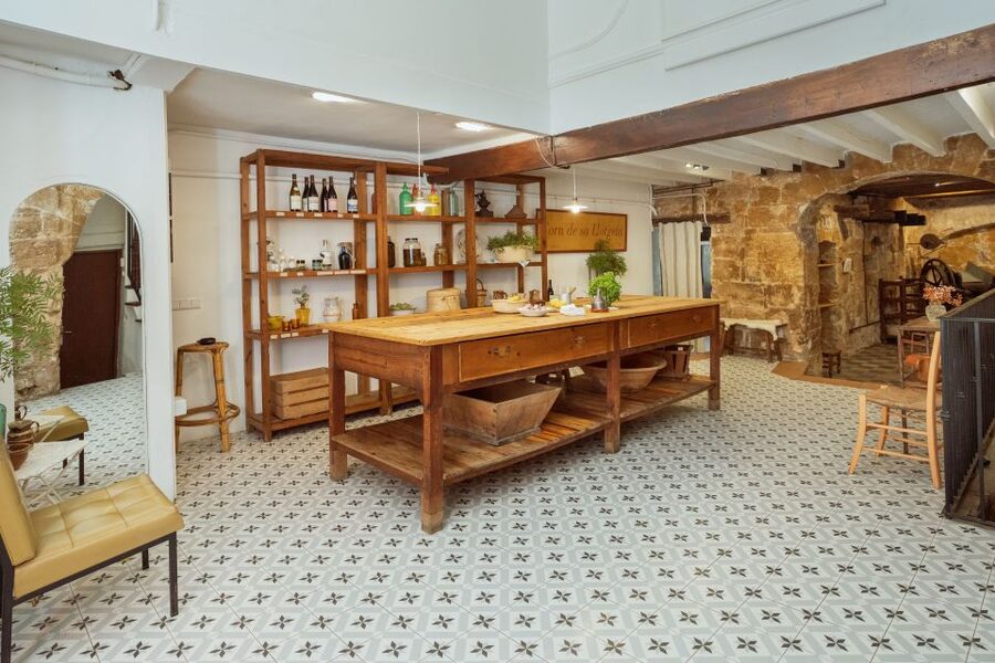 Mallorca: Market Visit and Traditional Cooking Workshop - Cooking Mallorca’s Seasonal Menu