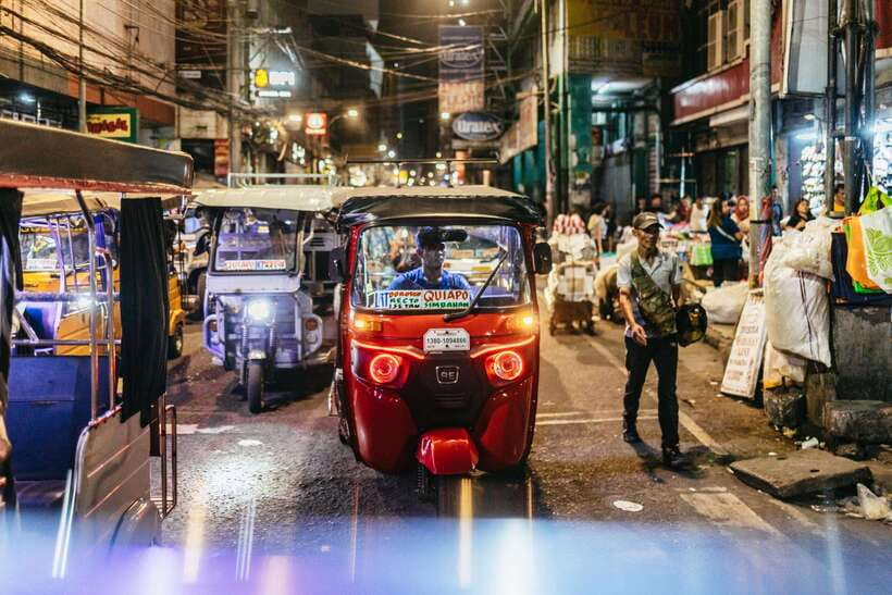 Manila: Guided Night Market Experience - Filipino street food and the right way to approach it