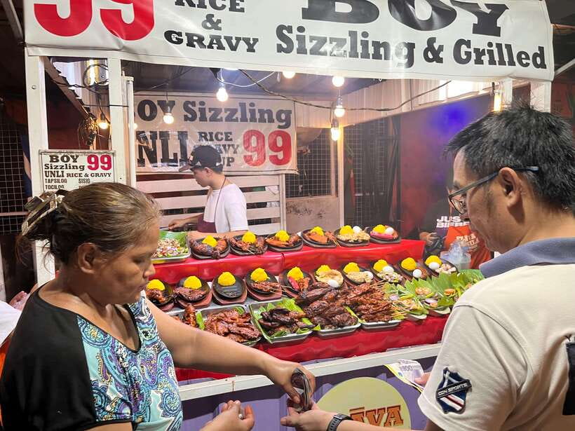 Manila Night Market with Local Guide - Filipino street food, from mango overload to balut