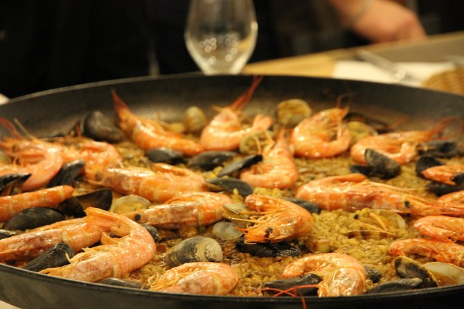 Market Gourmet Visit and Spanish Culinary Experience in Barcelona - Shopping at La Boqueria with a chef