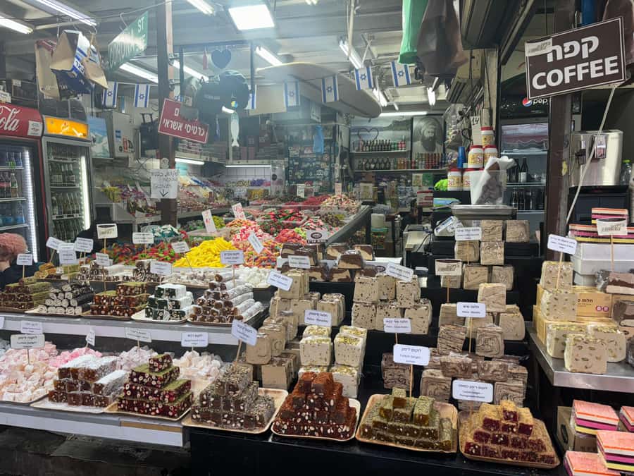 Market Mosaic: A Gastronomic Exploration of Carmel Treasures - Why Carmel Market makes a good food-tour setting