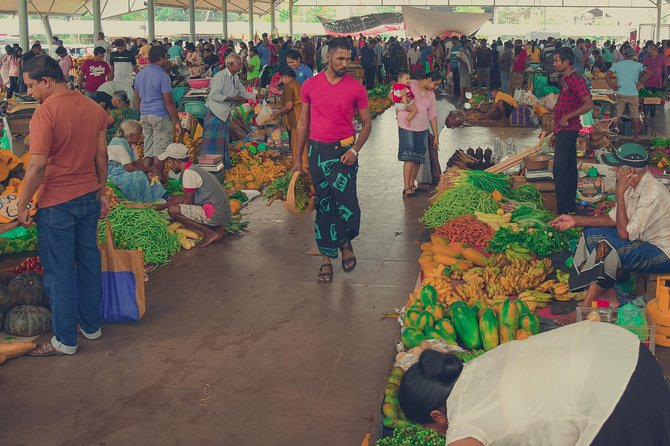 Market Tour and Hands-On Cooking Class Colombo - Sitting down to a five-course Sri Lankan meal