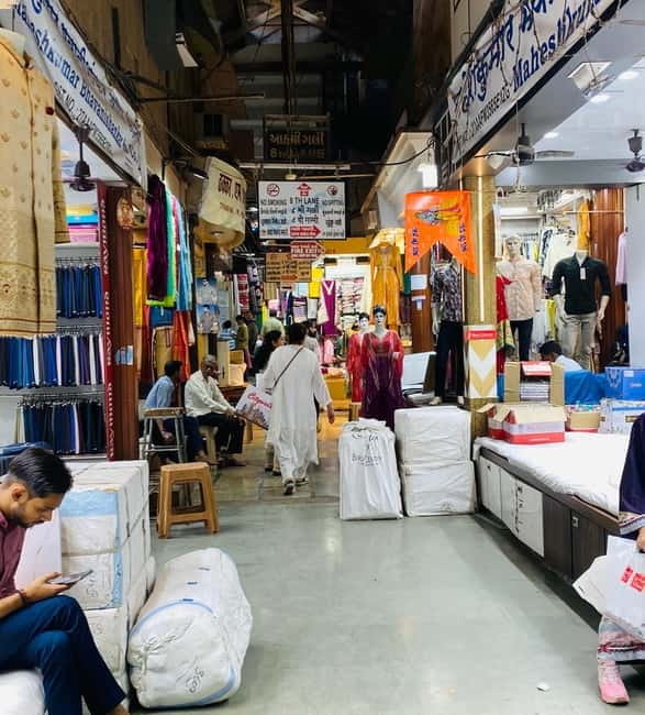 Markets of Mumbai Walking Tour - From wholesale streets to Kala Ghoda by black cab
