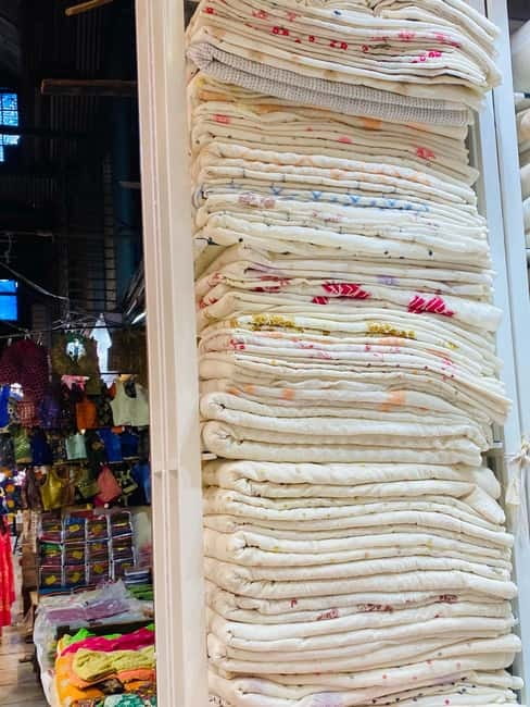 Markets of Mumbai Walking Tour - Practical tips for a smoother half-day