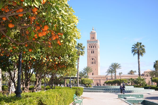 Marrakech: Bahia Palace, Saadian Tombs, Souk and Medina Tour - Why this four-hour walk works well