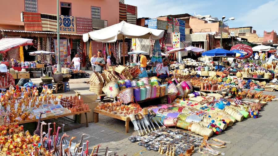 Marrakech: Half-Day Medina Markets Tour - Bahia Palace and the details above eye level