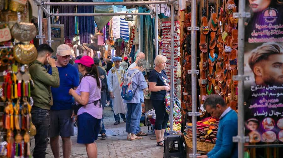 Marrakech: Medina Souks, Hidden Markets and Shopping Tour - Jemaa el Fnaa: your starting point in the old city