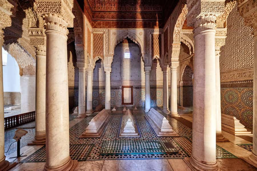 Marrakech: Saadian Tombs, Bahia Palace, Medina and Souk Tour - Who should book this walk