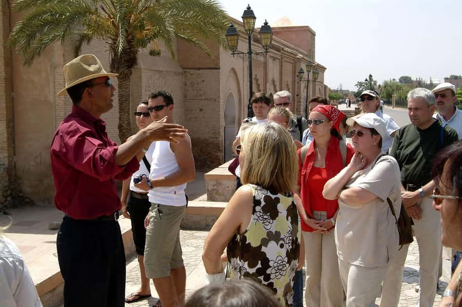 Marrakech: Saadian Tombs, Bahia Palace, Medina and Souk Tour - Start at Koutoubia Mosque and Djemaa Al Fna