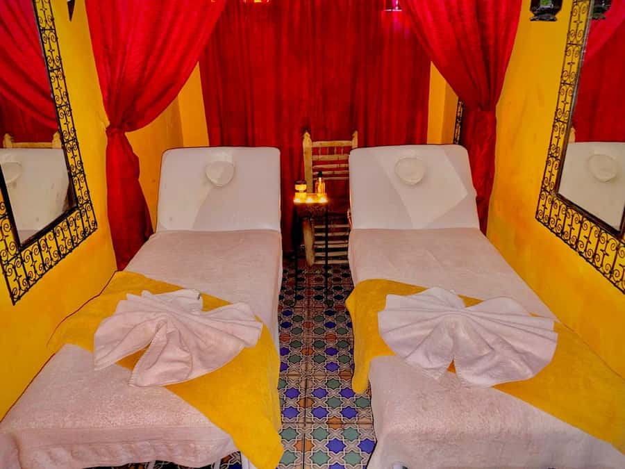 Marrakech: Souk Tour & Berber Hammam with Massage - Walking the souks with local help